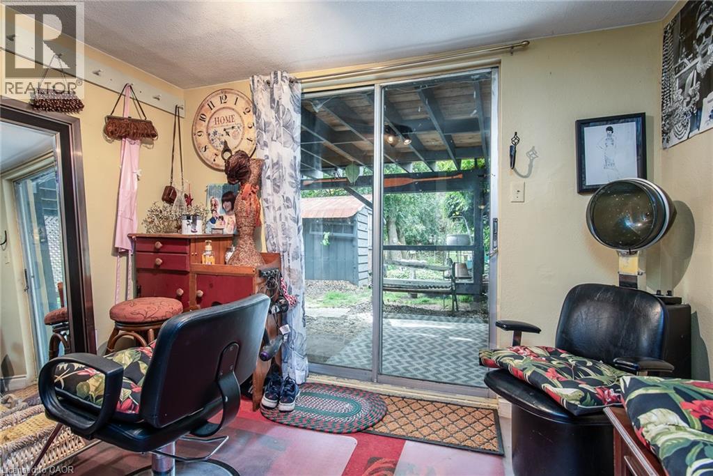 568 Strasburg Road, Kitchener, Ontario  N2E 1T8 - Photo 18 - 40769929