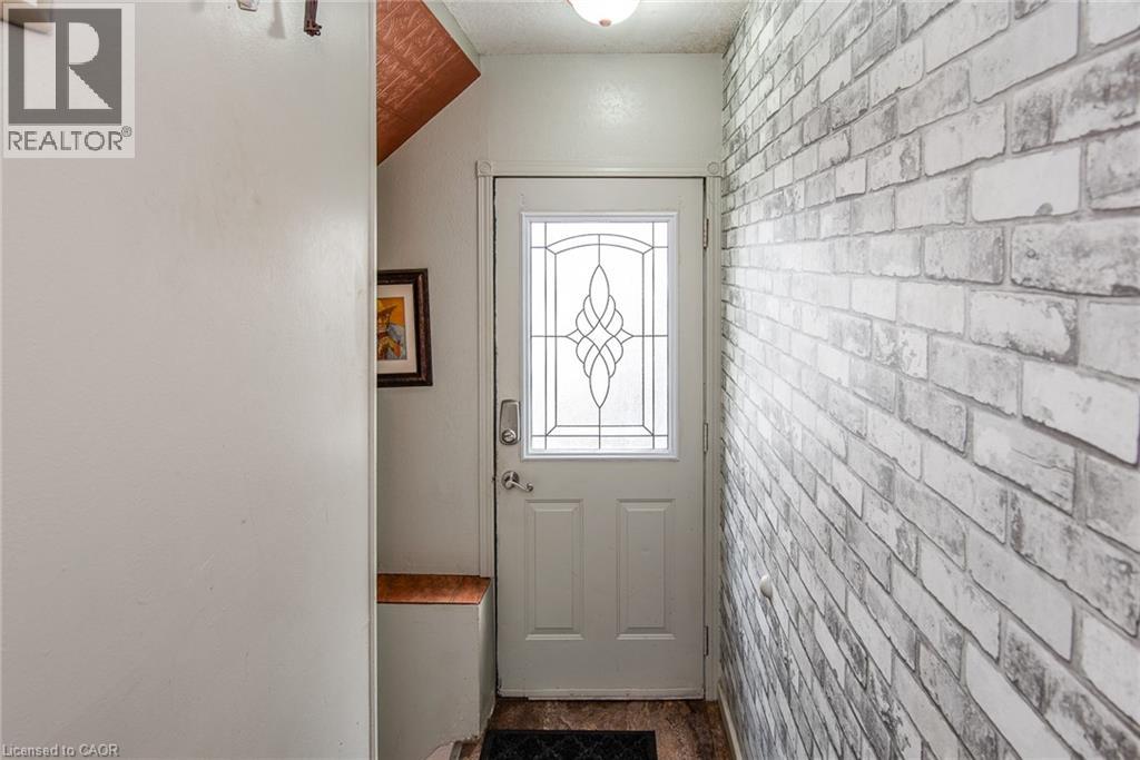 568 Strasburg Road, Kitchener, Ontario  N2E 1T8 - Photo 15 - 40769929