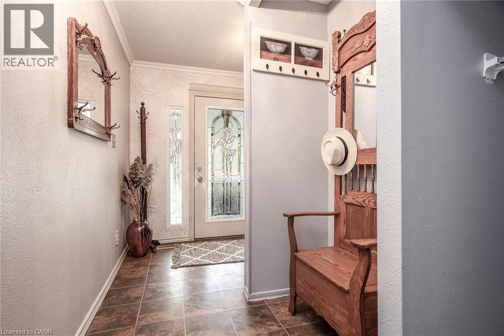 568 Strasburg Road, Kitchener, Ontario  N2E 1T8 - Photo 4 - 40769929