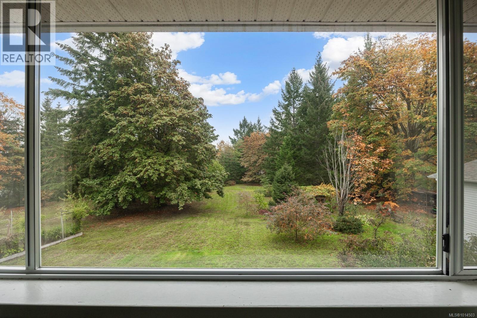 5910 Sea Terrace Rd, Courtenay, British Columbia  V9J 1W1 - Photo 3 - 1014503