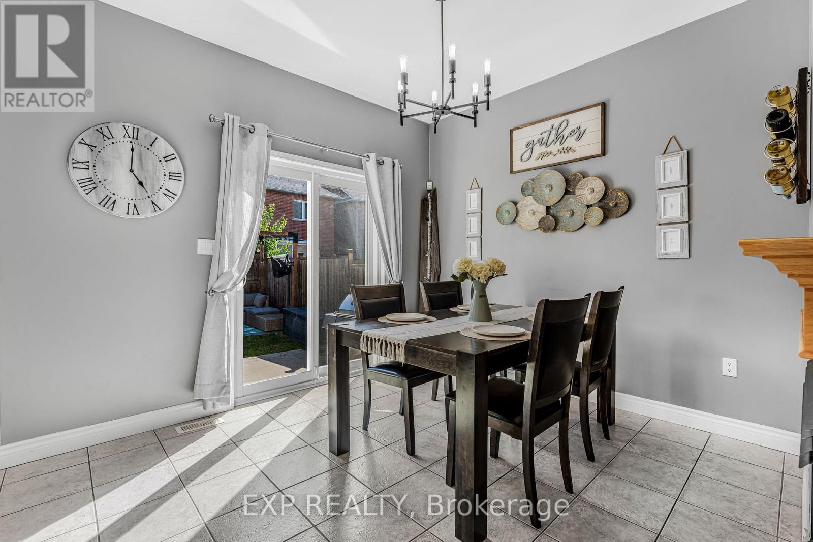 117 Glenmeadow Crescent, Hamilton, Ontario  L8E 6C1 - Photo 6 - X12420758