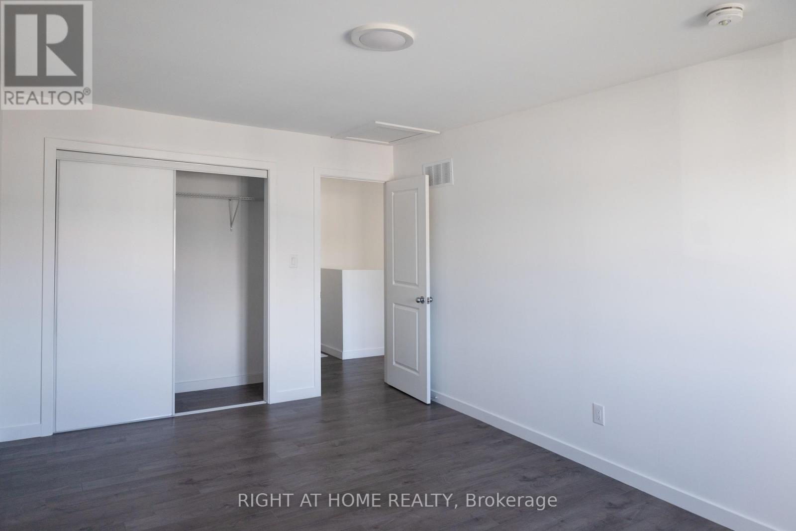 396 Chaffey Street, Welland, Ontario  L3B 2W4 - Photo 14 - X12420851