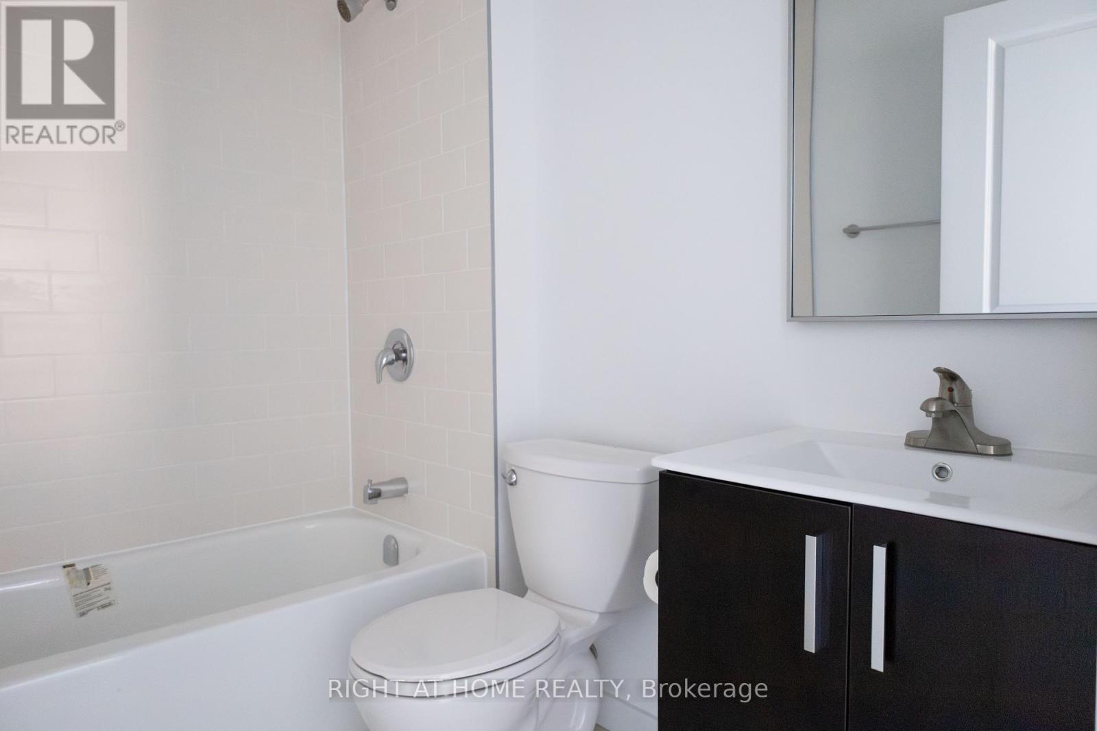 396 Chaffey Street, Welland, Ontario  L3B 2W4 - Photo 18 - X12420851