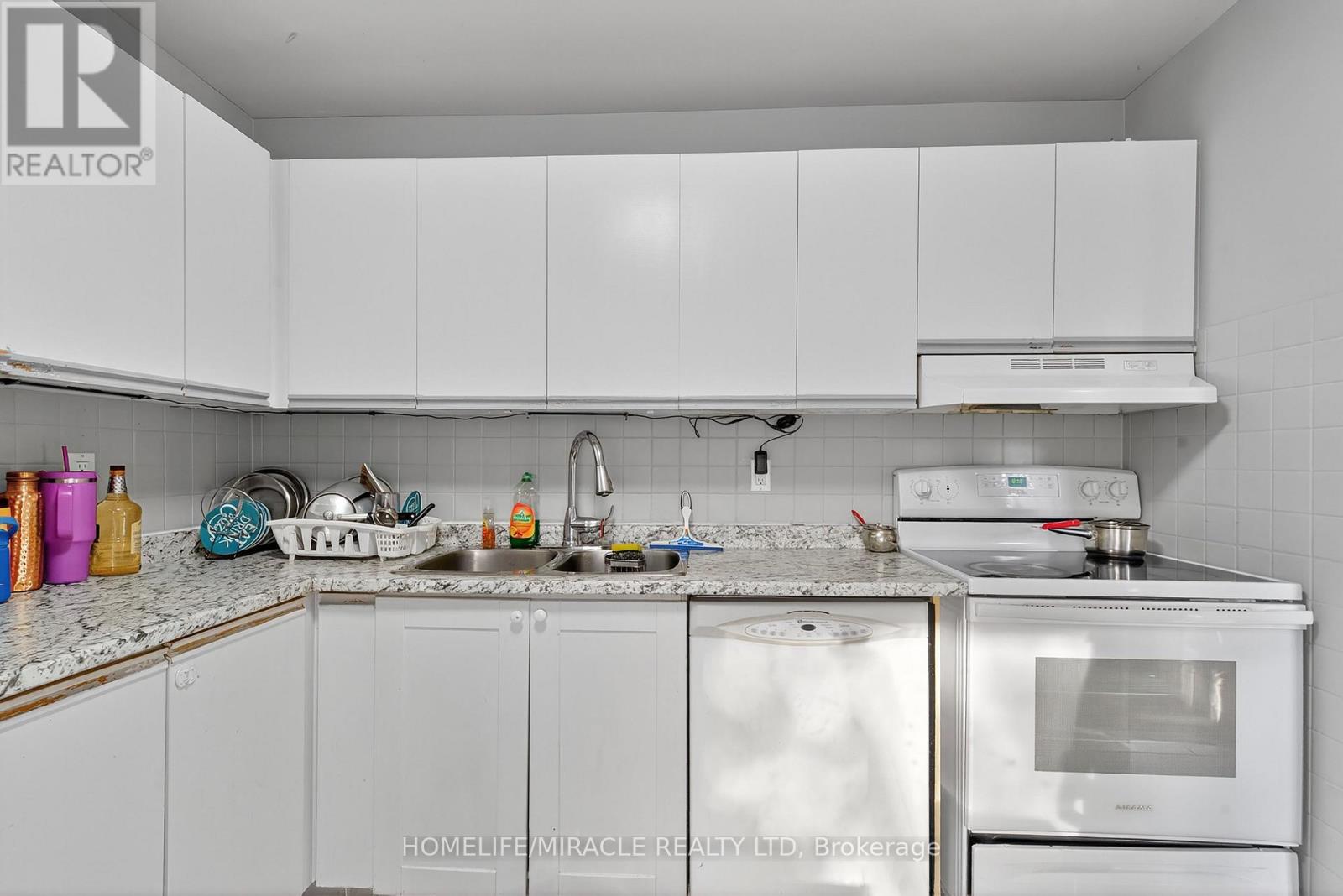 28 - 1318 Highbury Avenue N, London East, Ontario  N5Y 5E5 - Photo 12 - X12420879