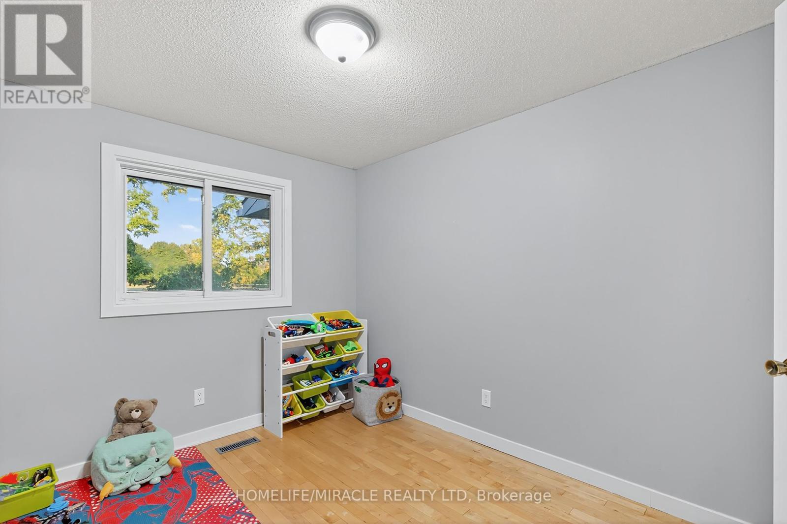 28 - 1318 Highbury Avenue N, London East, Ontario  N5Y 5E5 - Photo 24 - X12420879