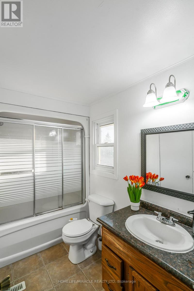 28 - 1318 Highbury Avenue N, London East, Ontario  N5Y 5E5 - Photo 26 - X12420879