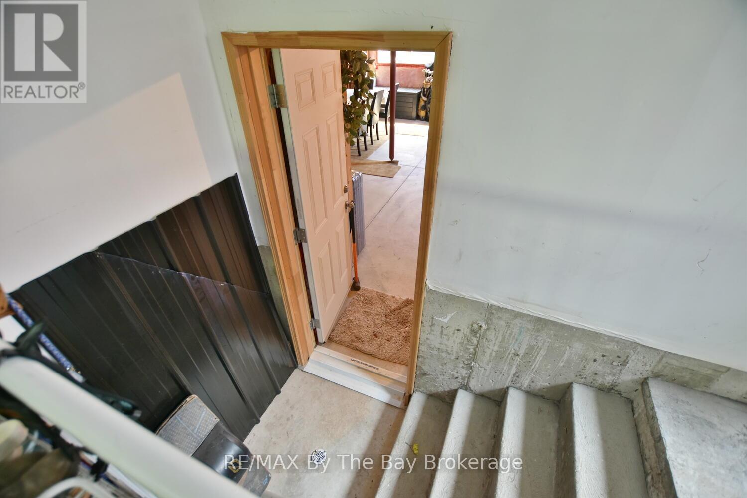 71 48th Street S, Wasaga Beach, Ontario  L9Z 2Z8 - Photo 32 - S12416827