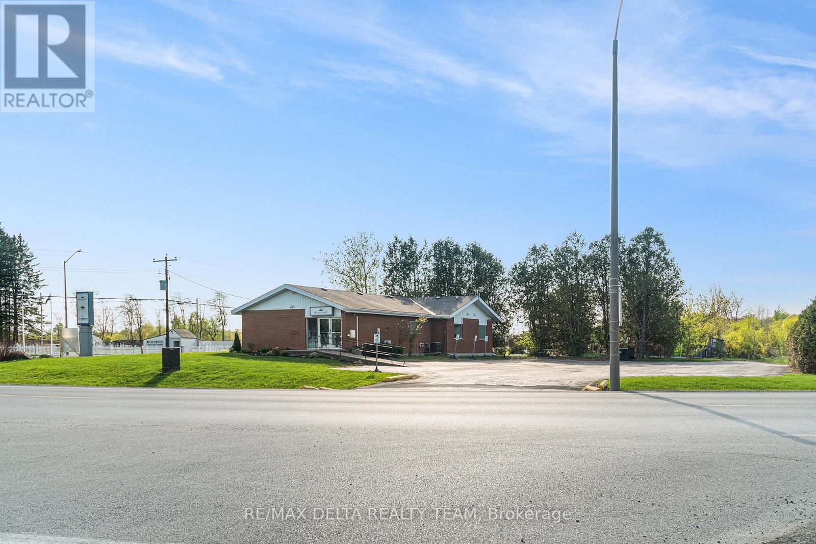 3713 Navan Road, Ottawa, Ontario  K1B 1H9 - Photo 38 - X12149125