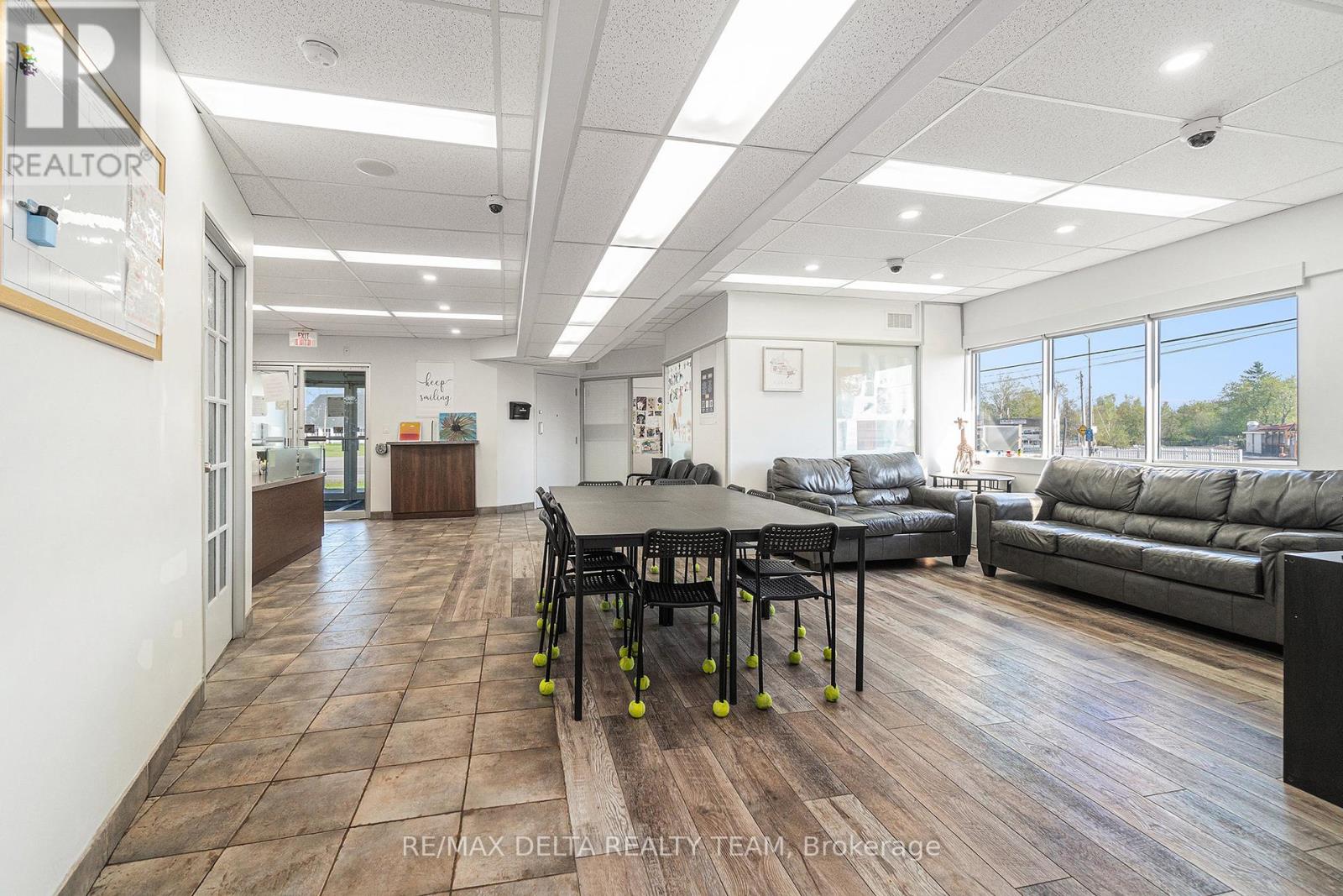 3713 Navan Road, Ottawa, Ontario  K1B 1H9 - Photo 6 - X12149125