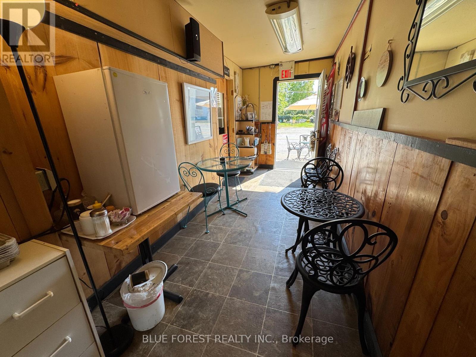 23 Wellington Street, Bayham, Ontario  N0J 1T0 - Photo 5 - X12421000