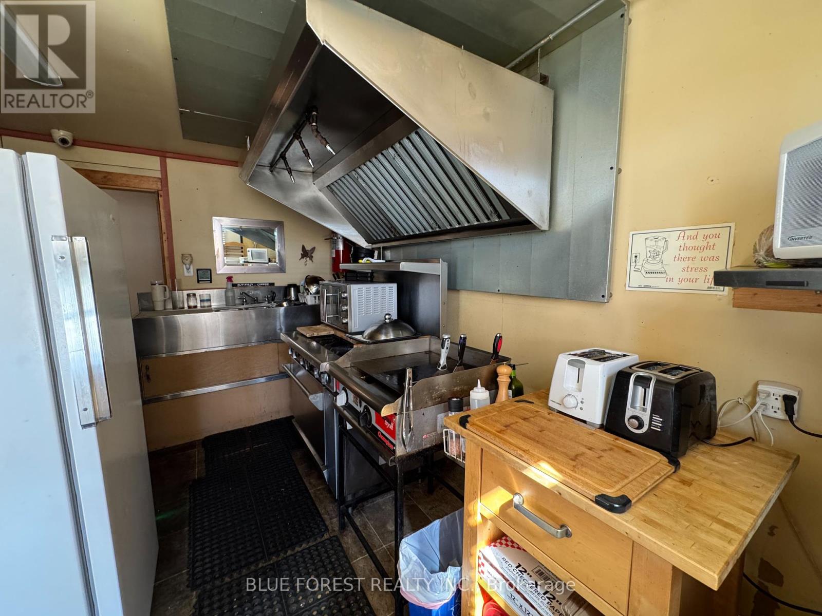 23 Wellington Street, Bayham, Ontario  N0J 1T0 - Photo 8 - X12421000