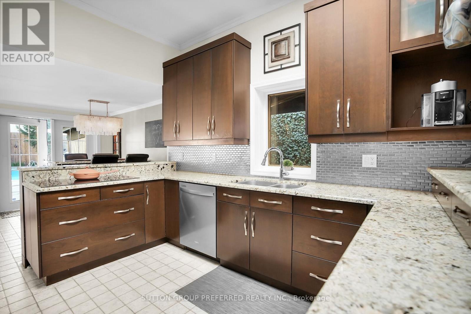 694 Colborne Street, London East, Ontario  N6A 3Z5 - Photo 11 - X12421057