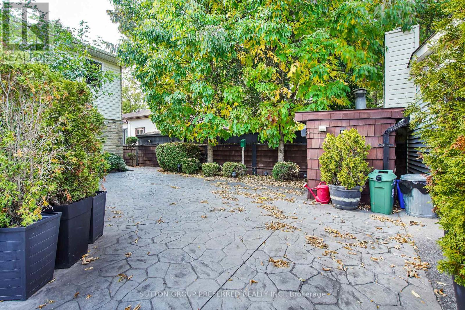 694 Colborne Street, London East, Ontario  N6A 3Z5 - Photo 39 - X12421057