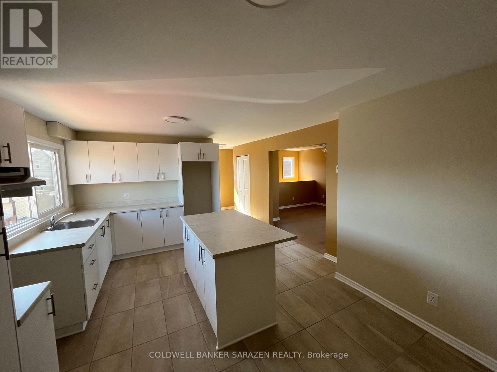 2 - 136 Deschamps Avenue, Ottawa, Ontario  K1L 5Z6 - Photo 8 - X12421094