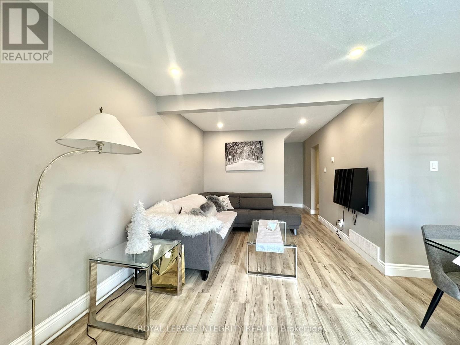 1584 Hoskins Crescent, Ottawa, Ontario  K4A 2J1 - Photo 10 - X12421105
