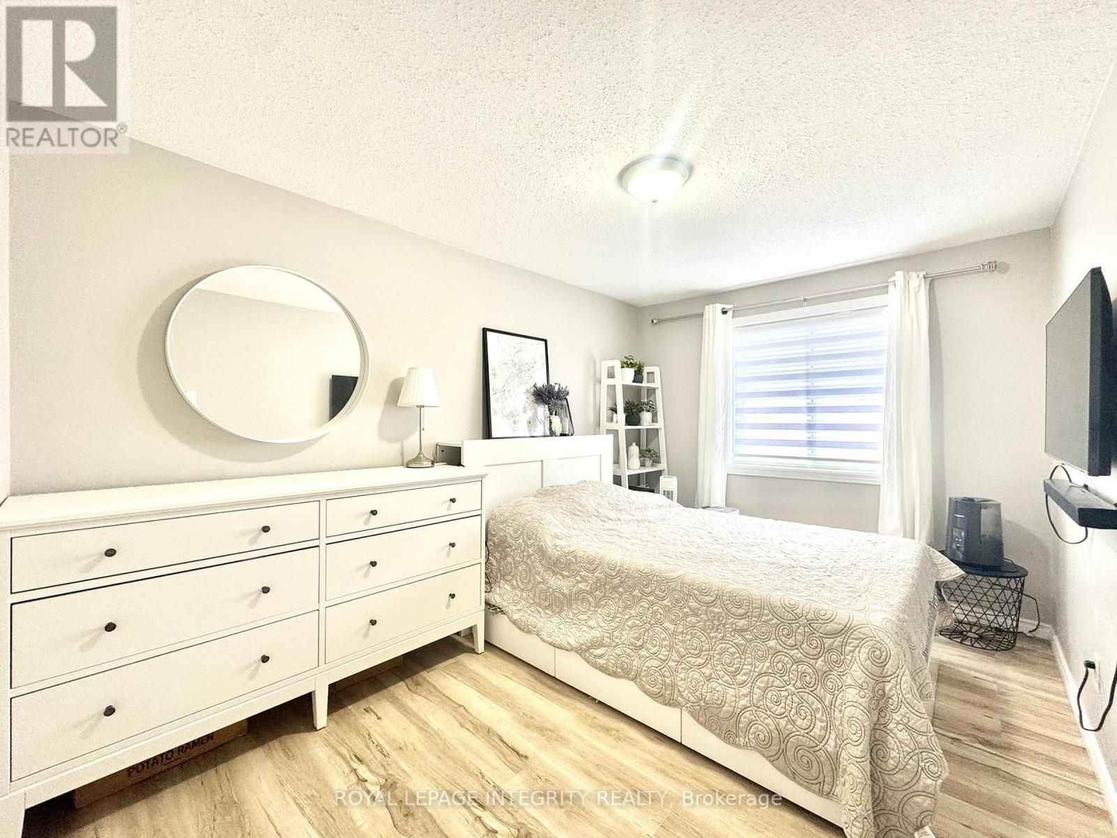1584 Hoskins Crescent, Ottawa, Ontario  K4A 2J1 - Photo 14 - X12421105