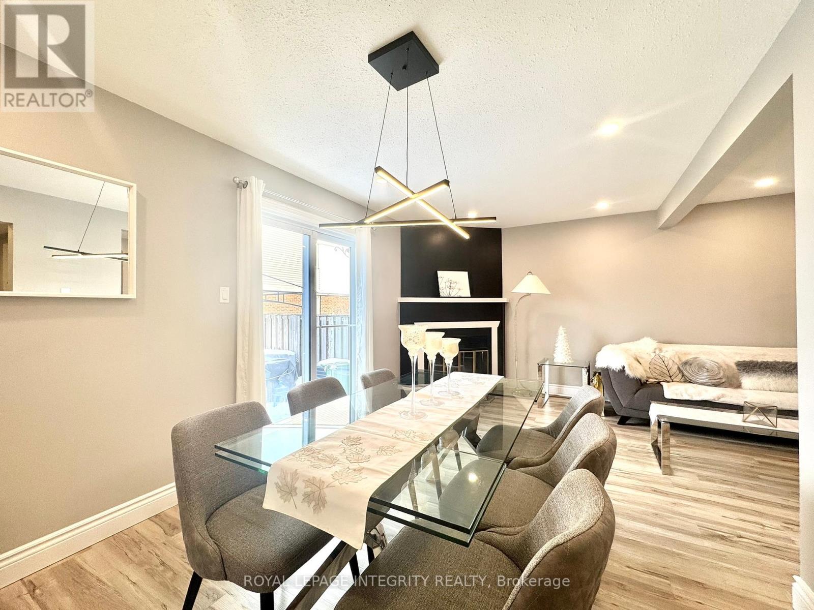 1584 Hoskins Crescent, Ottawa, Ontario  K4A 2J1 - Photo 7 - X12421105