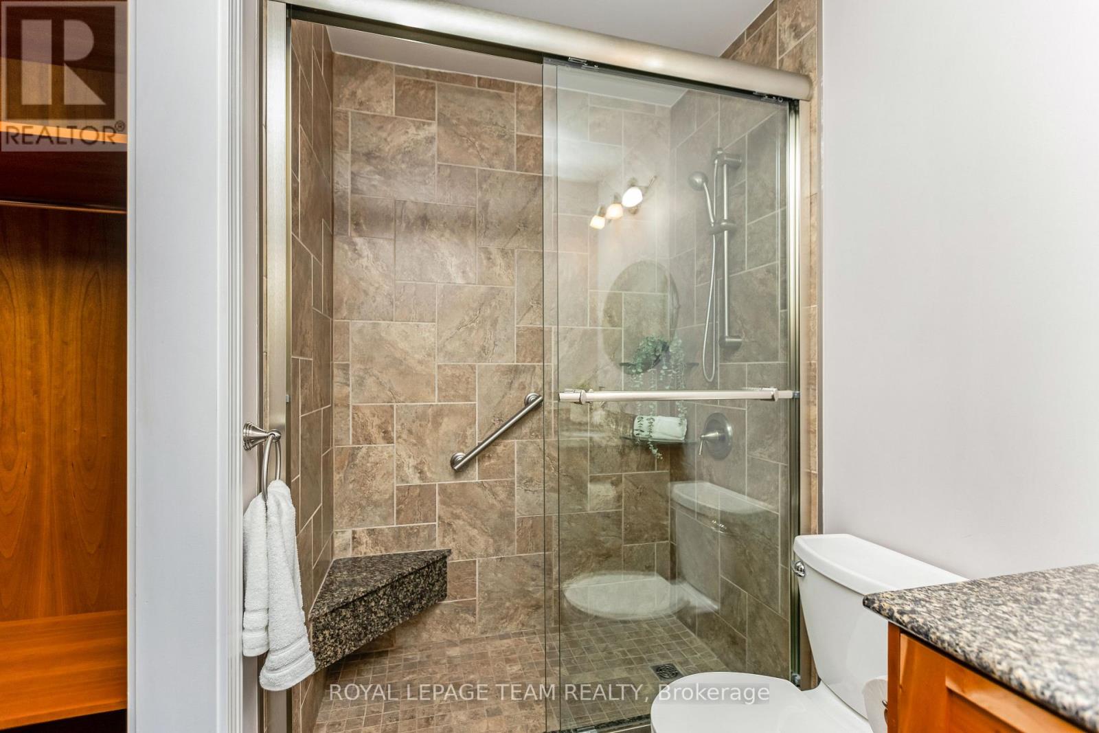 12 Pellan Crescent, Ottawa, Ontario  K2K 1J5 - Photo 16 - X12421108
