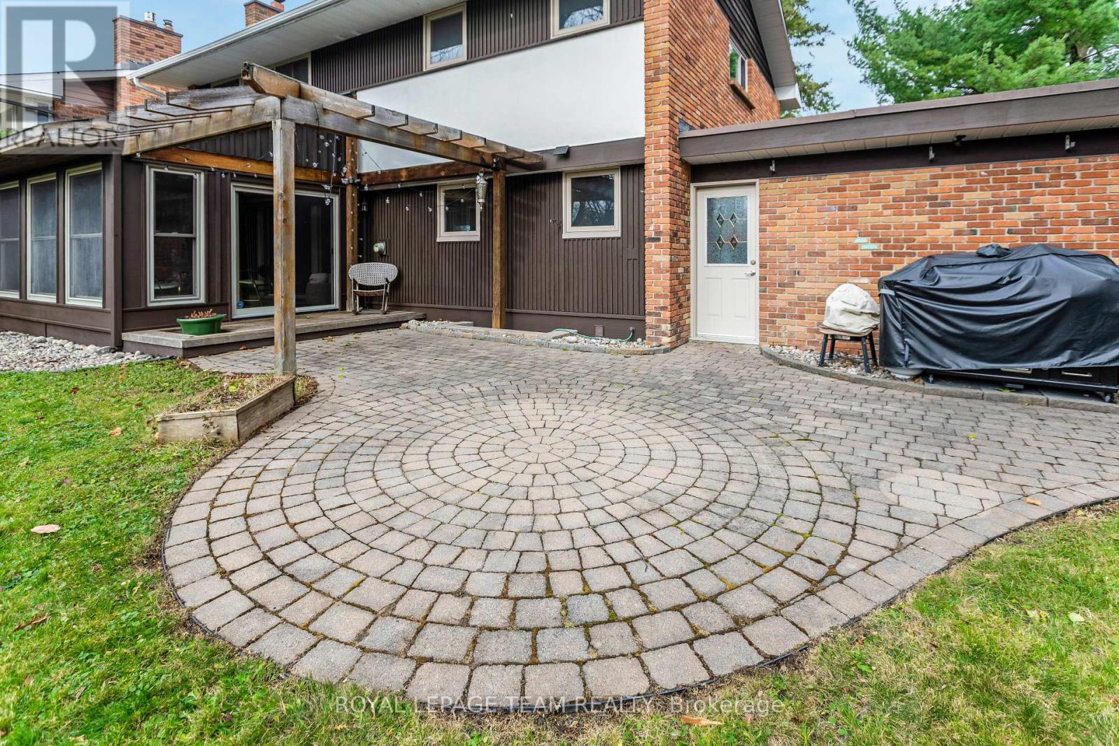 12 Pellan Crescent, Ottawa, Ontario  K2K 1J5 - Photo 24 - X12421108