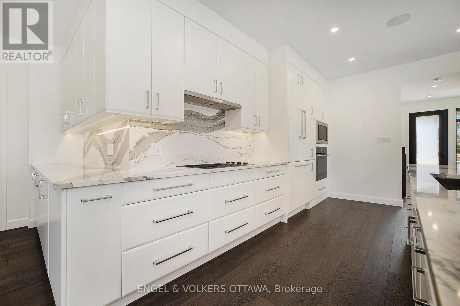 888 Melwood Avenue, Ottawa, Ontario  K2A 3C3 - Photo 11 - X12421158