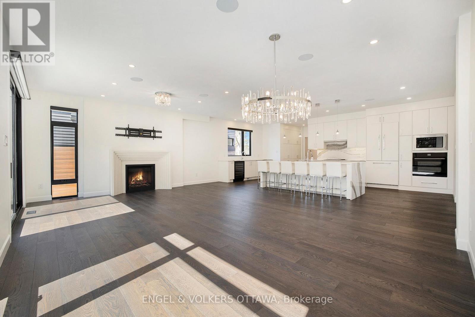888 Melwood Avenue, Ottawa, Ontario  K2A 3C3 - Photo 16 - X12421158