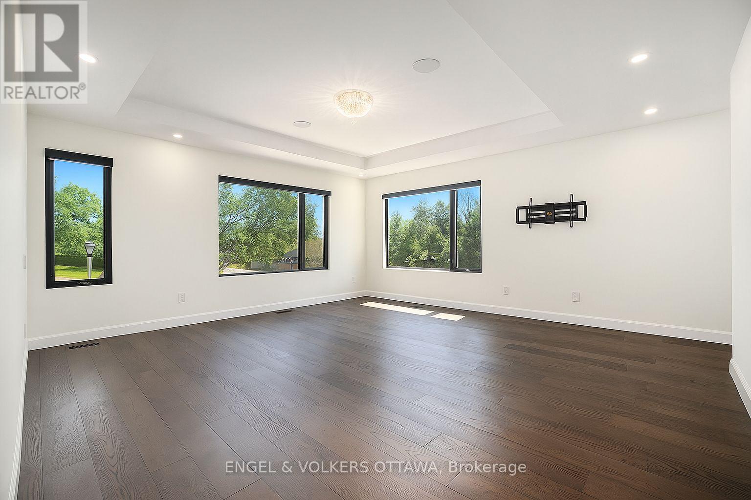 888 Melwood Avenue, Ottawa, Ontario  K2A 3C3 - Photo 21 - X12421158