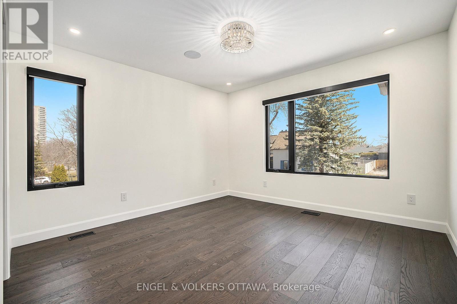 888 Melwood Avenue, Ottawa, Ontario  K2A 3C3 - Photo 26 - X12421158