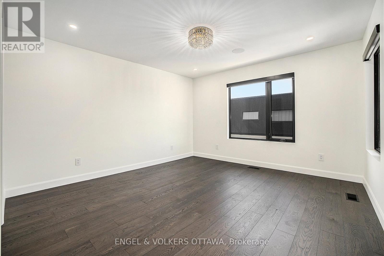 888 Melwood Avenue, Ottawa, Ontario  K2A 3C3 - Photo 27 - X12421158