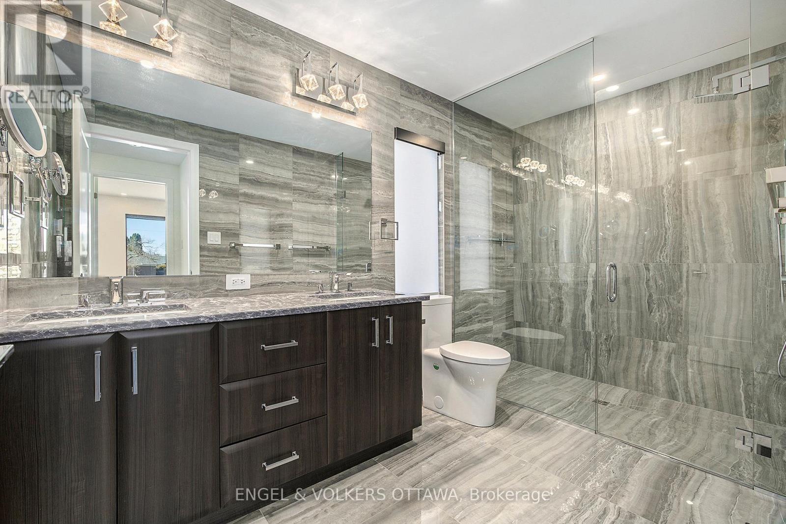 888 Melwood Avenue, Ottawa, Ontario  K2A 3C3 - Photo 28 - X12421158