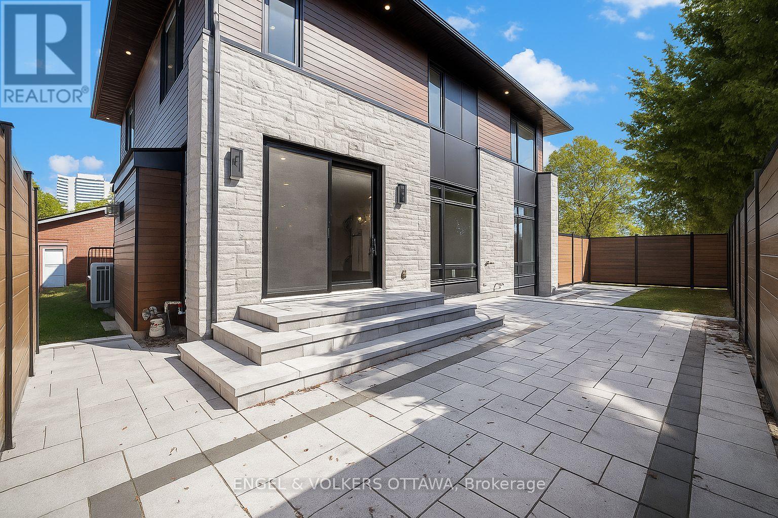 888 Melwood Avenue, Ottawa, Ontario  K2A 3C3 - Photo 35 - X12421158