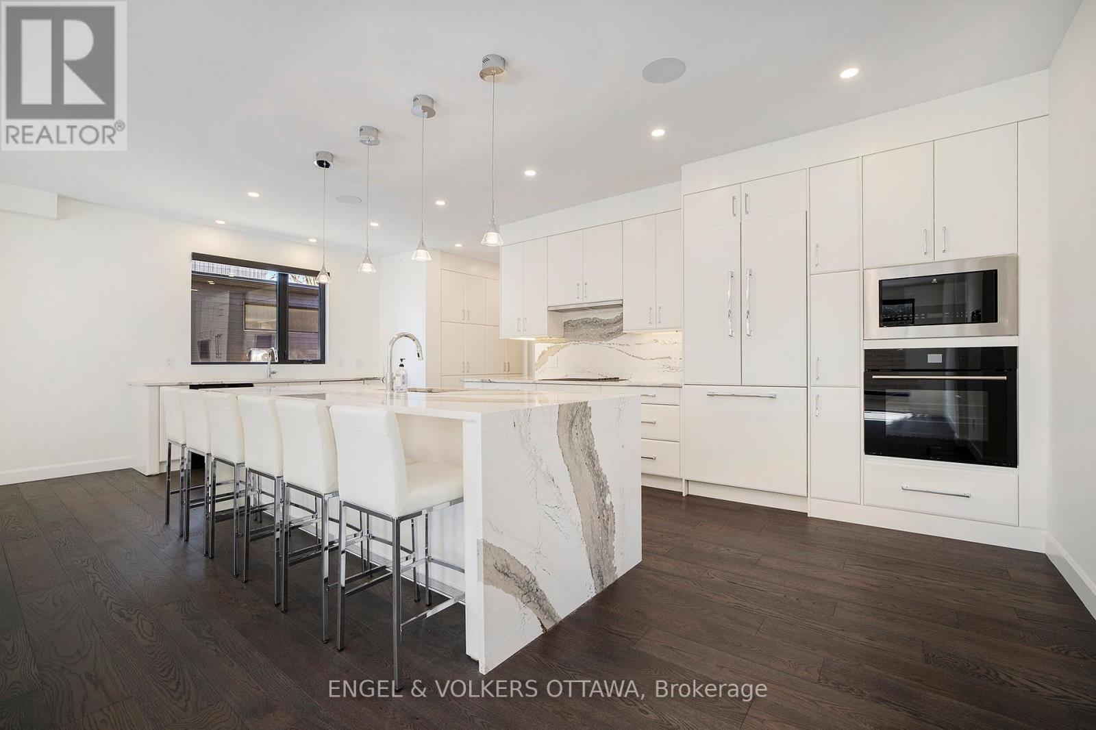 888 Melwood Avenue, Ottawa, Ontario  K2A 3C3 - Photo 8 - X12421158