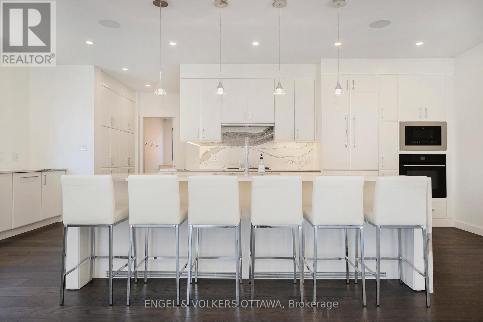 888 Melwood Avenue, Ottawa, Ontario  K2A 3C3 - Photo 9 - X12421158