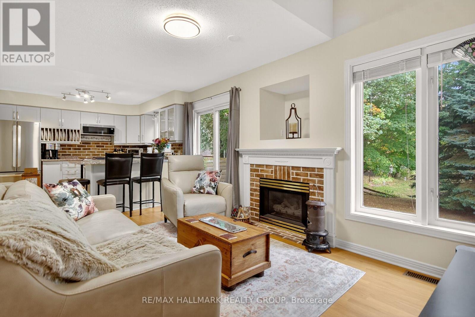 92 Stonemeadow Drive, Ottawa, Ontario  K2M 2M3 - Photo 12 - X12421172