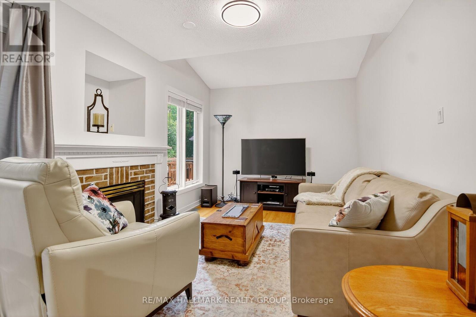 92 Stonemeadow Drive, Ottawa, Ontario  K2M 2M3 - Photo 13 - X12421172