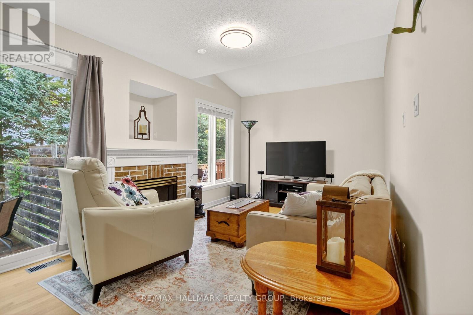 92 Stonemeadow Drive, Ottawa, Ontario  K2M 2M3 - Photo 14 - X12421172