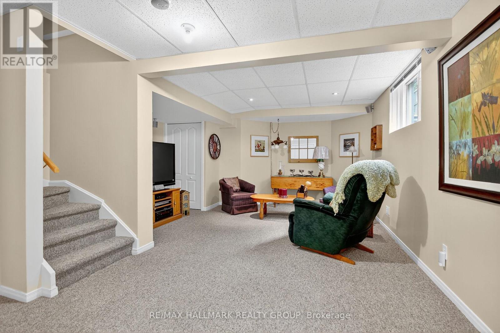 92 Stonemeadow Drive, Ottawa, Ontario  K2M 2M3 - Photo 17 - X12421172