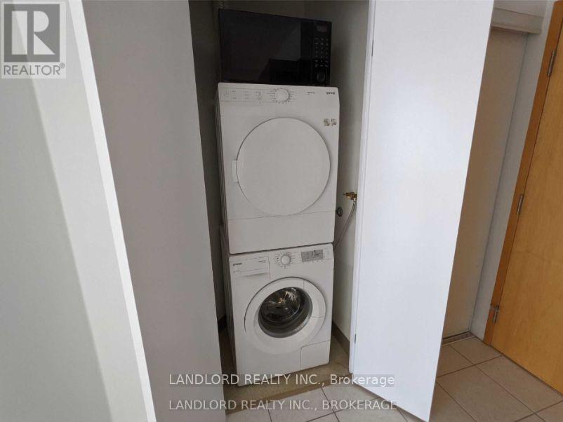 1007 - 550 Queens Quay W, Toronto, Ontario M5V 3M8 - Photo 14 - C12420921