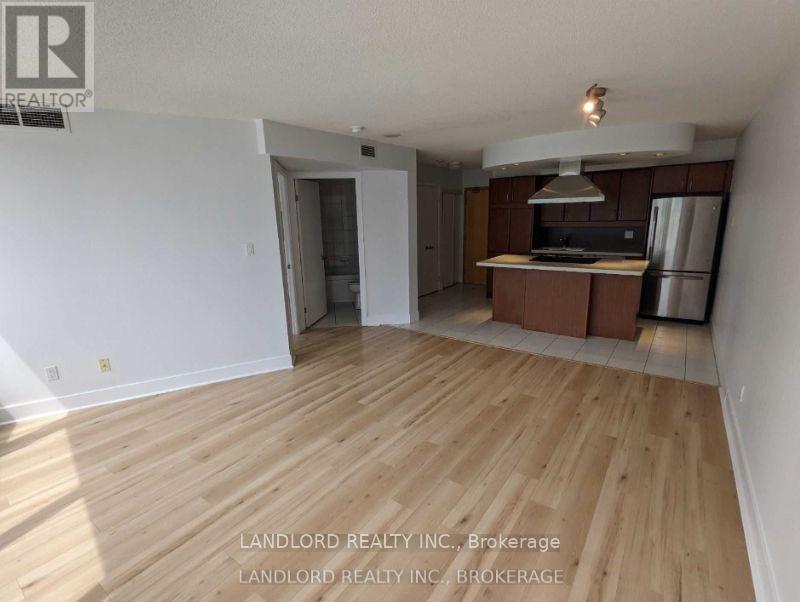 1007 - 550 Queens Quay W, Toronto, Ontario M5V 3M8 - Photo 7 - C12420921