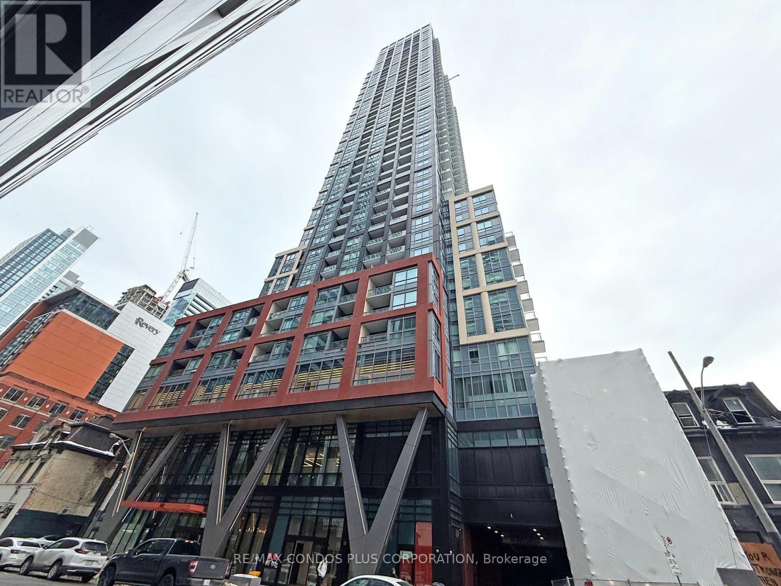 1305 - 108 Peter Street, Toronto, Ontario  M5V 0W2 - Photo 3 - C12420926