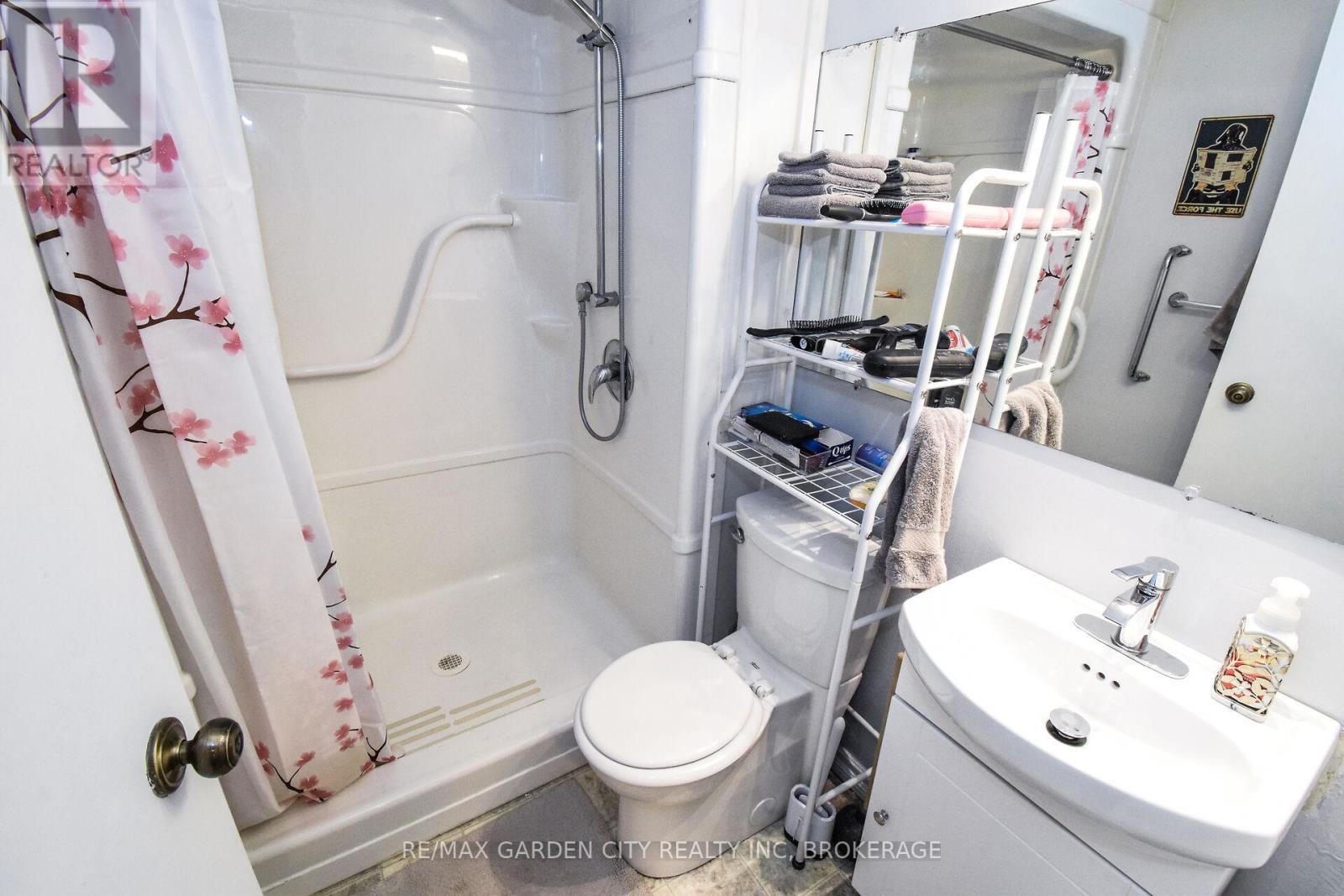 811 - 359 Geneva Street, St. Catharines, Ontario  L2N 2G5 - Photo 14 - X12421037