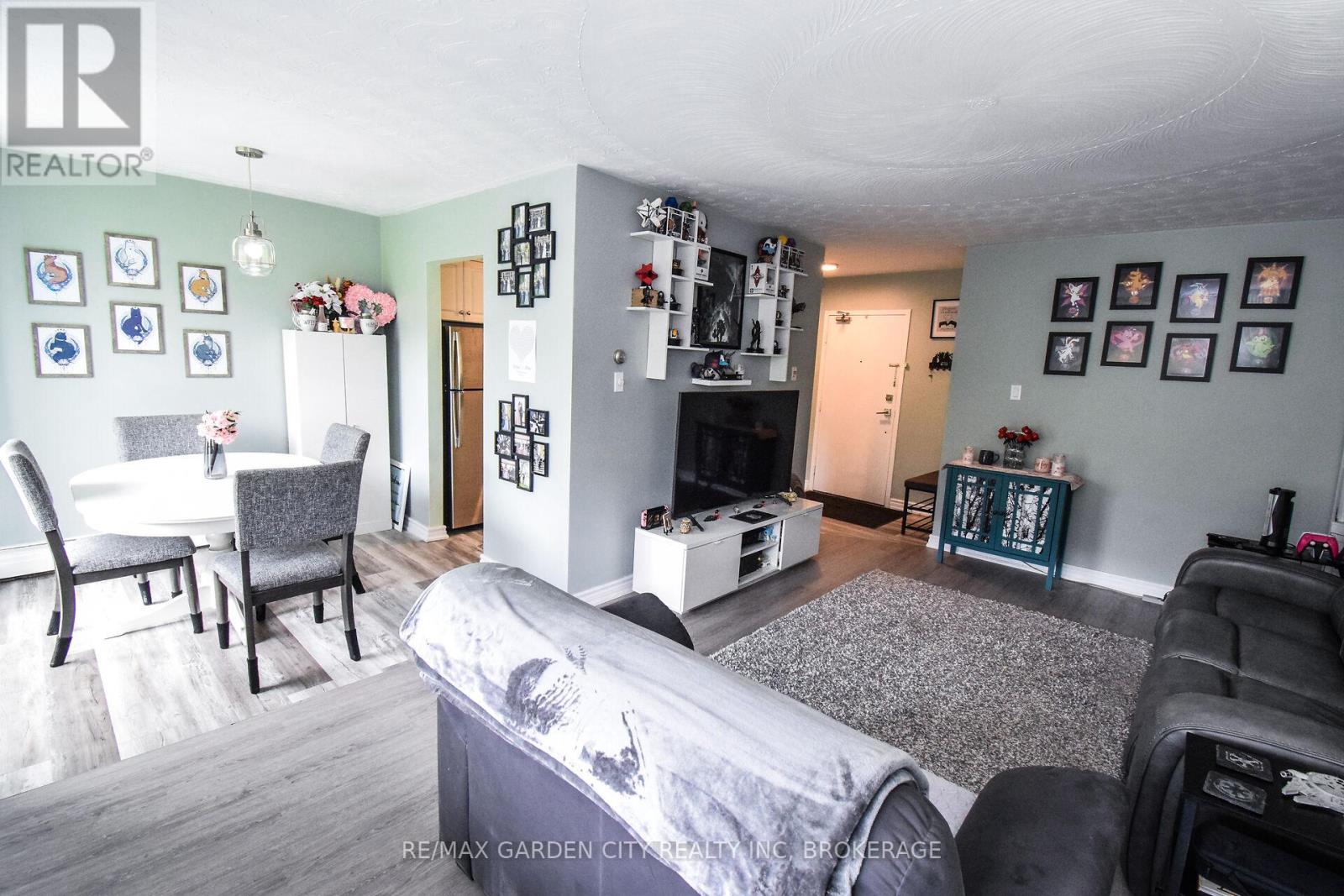 811 - 359 Geneva Street, St. Catharines, Ontario  L2N 2G5 - Photo 2 - X12421037