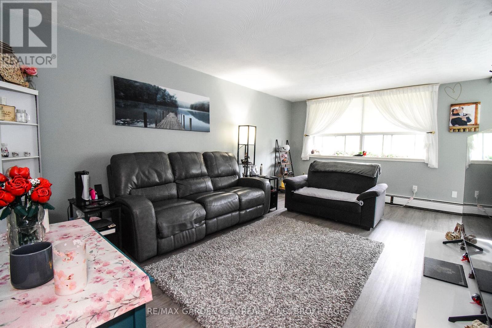 811 - 359 Geneva Street, St. Catharines, Ontario  L2N 2G5 - Photo 3 - X12421037