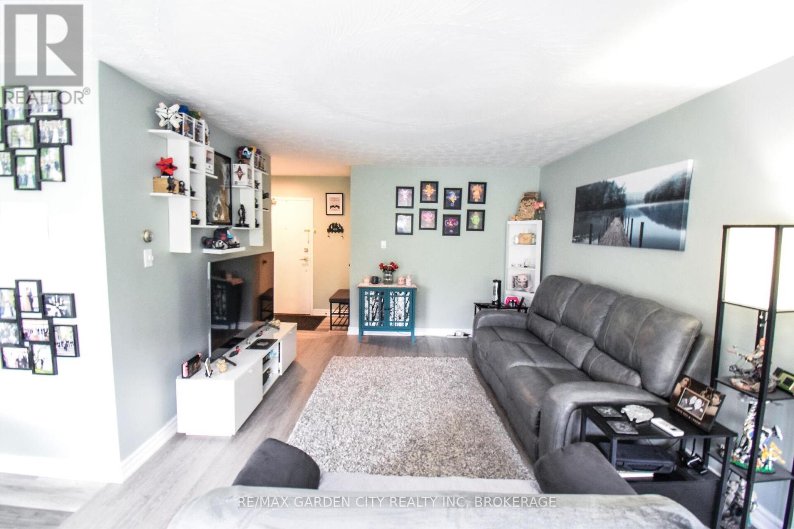 811 - 359 Geneva Street, St. Catharines, Ontario  L2N 2G5 - Photo 4 - X12421037