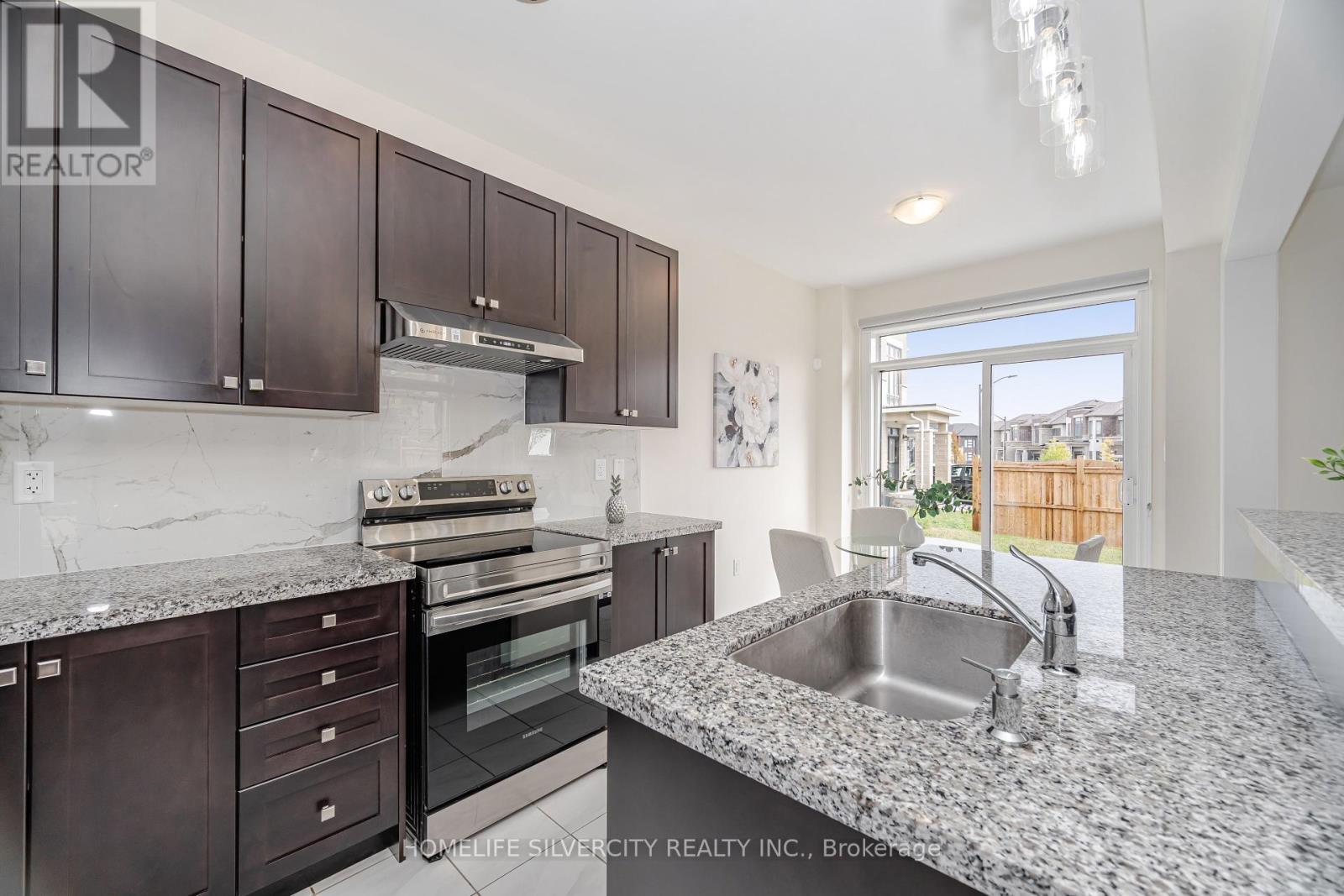 1 Armilia Place, Whitby, Ontario  L1P 0N9 - Photo 22 - E12417741
