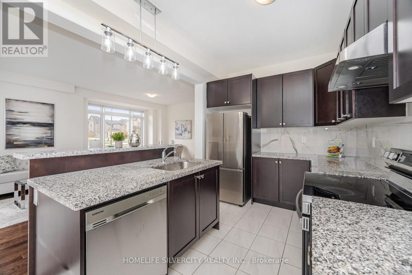 1 Armilia Place, Whitby, Ontario  L1P 0N9 - Photo 24 - E12417741