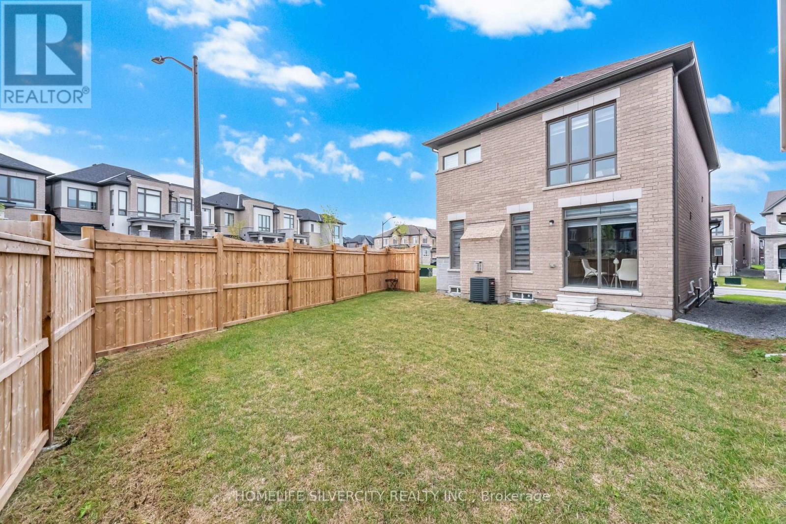 1 Armilia Place, Whitby, Ontario  L1P 0N9 - Photo 47 - E12417741