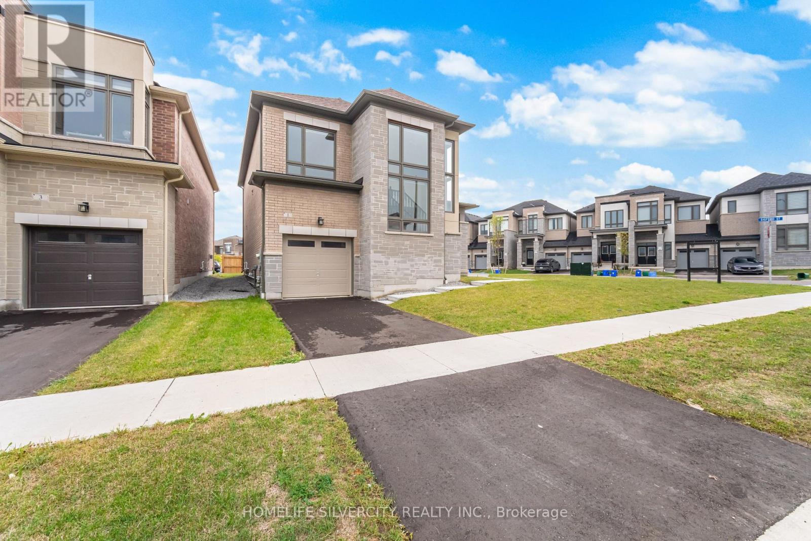 1 Armilia Place, Whitby, Ontario  L1P 0N9 - Photo 4 - E12417741