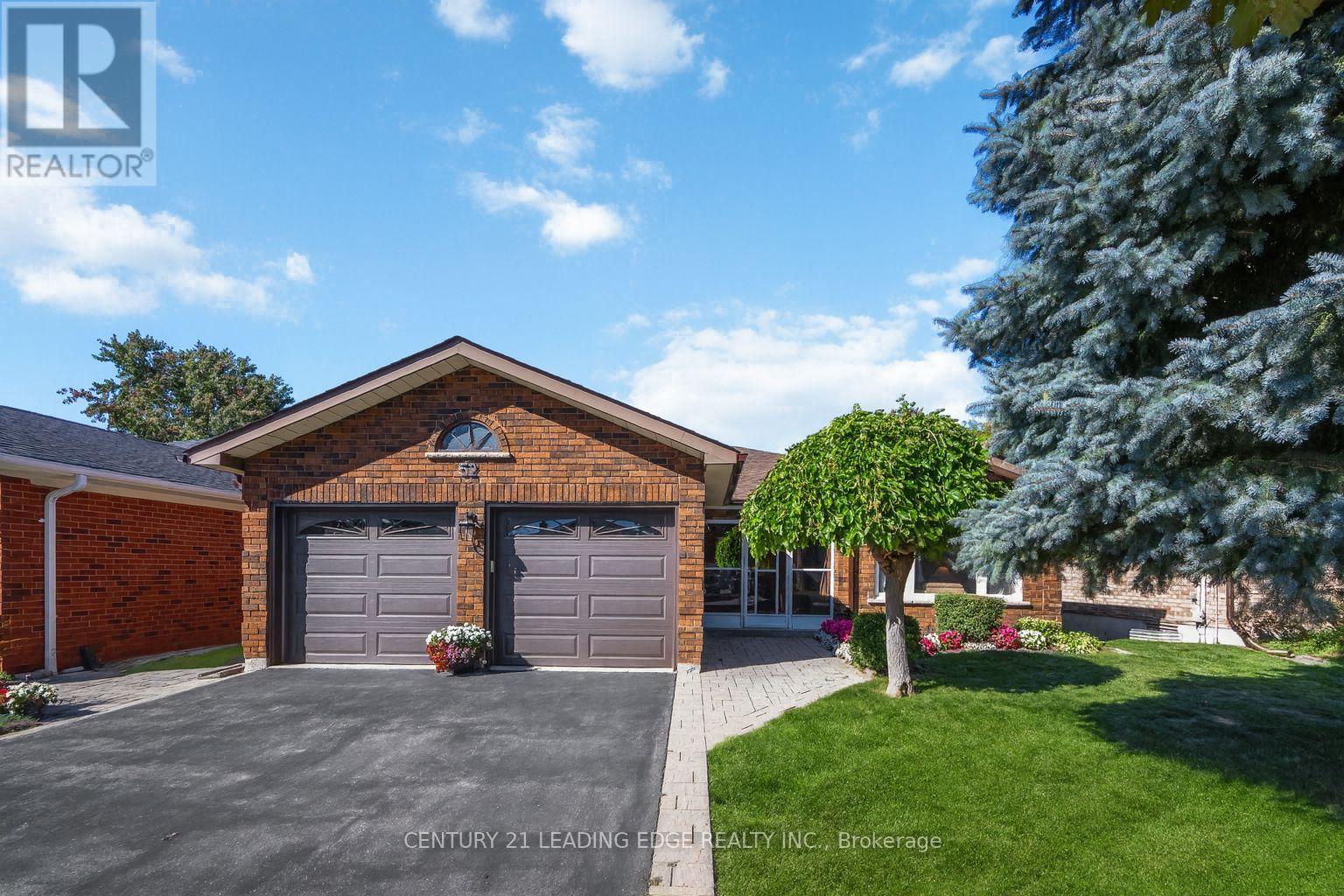 52 Aspen Crescent, Whitchurch-Stouffville, Ontario  L4A 5C7 - Photo 1 - N12418964