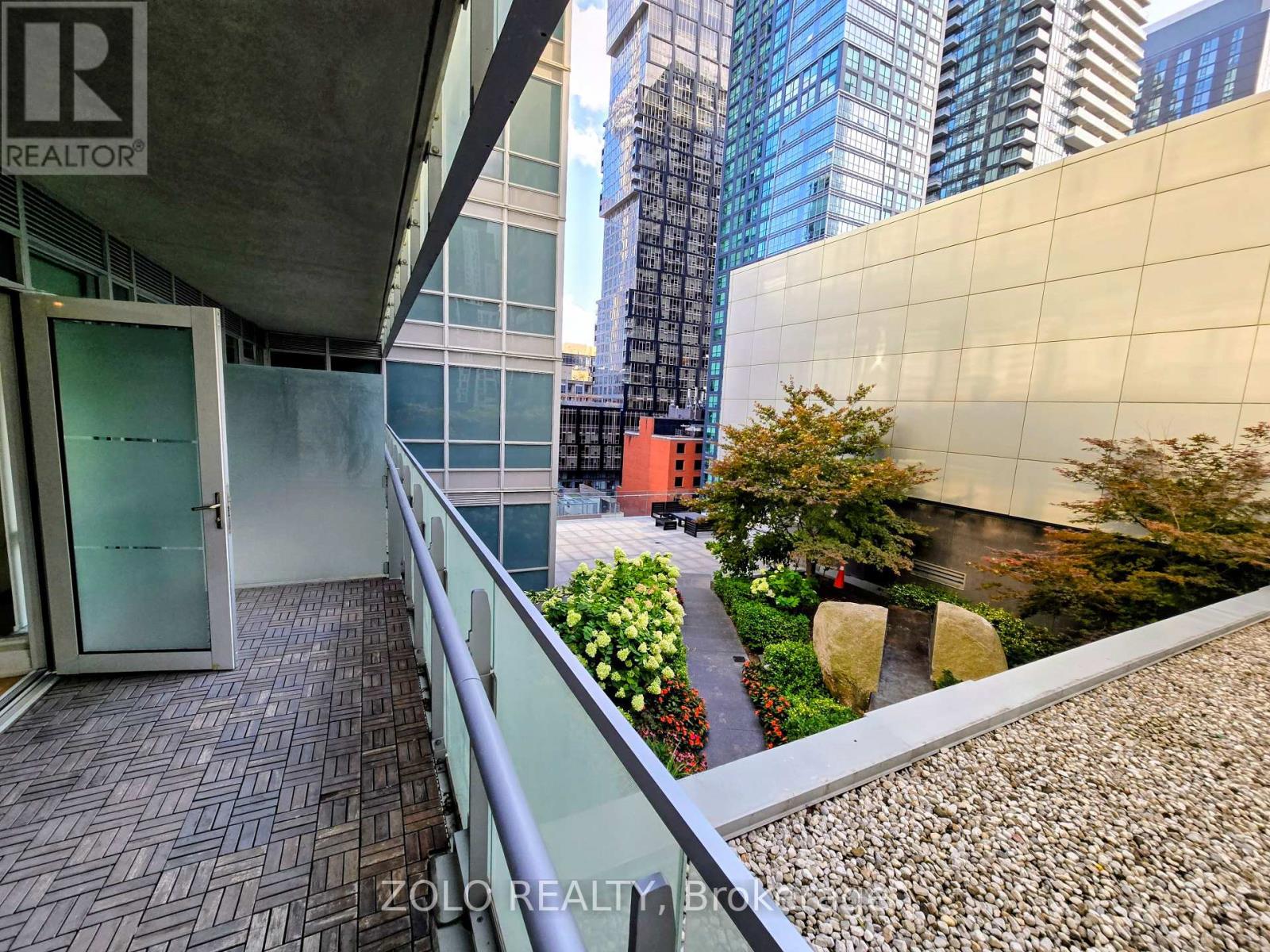 1205 - 80 John Street, Toronto, Ontario  M5V 3X4 - Photo 12 - C12388491