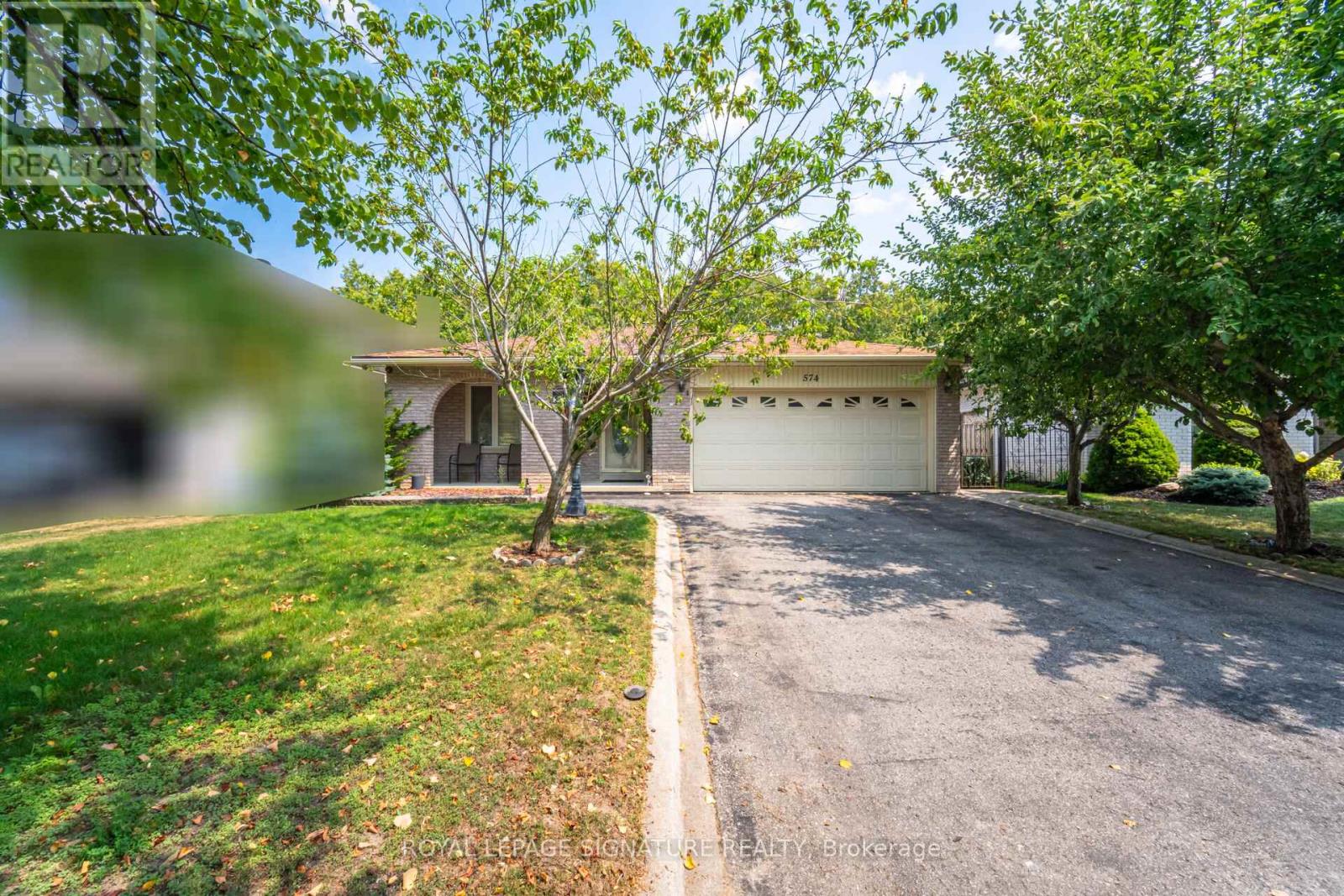 574 ANTIGUA CRESCENT, Oshawa, Ontario